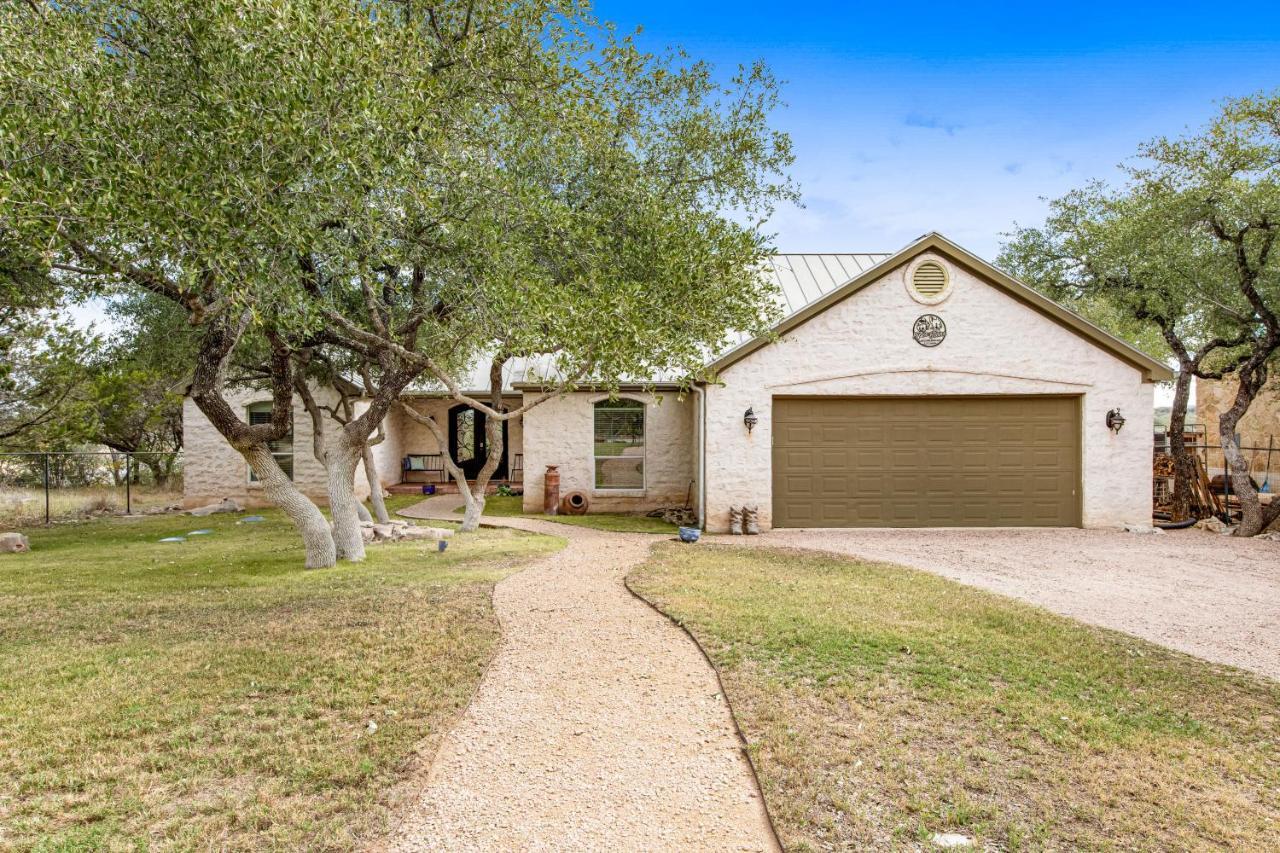 Cliff Side Oasis Villa Spicewood Exterior photo