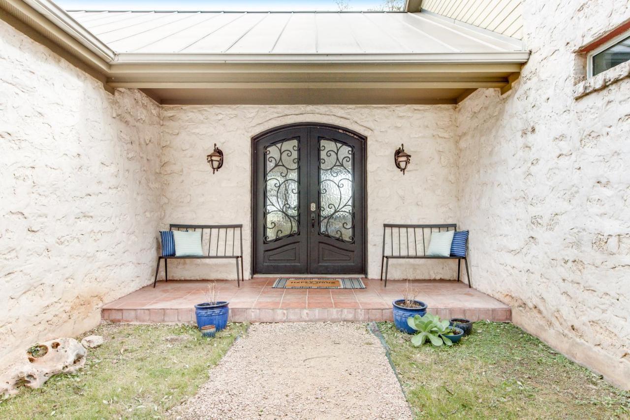 Cliff Side Oasis Villa Spicewood Exterior photo